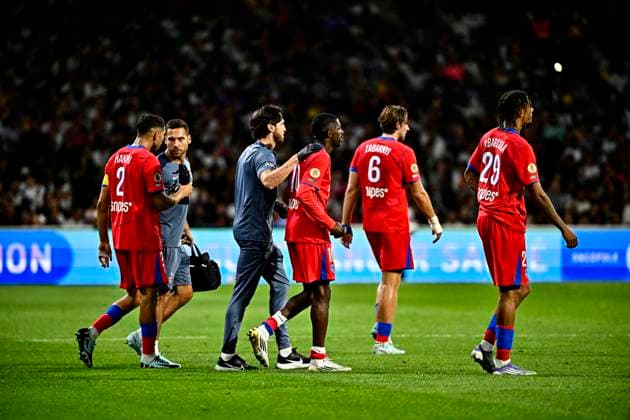FOOTBALL : Toulouse vs PSG - 3eme Journee de Ligue 1 McDonald S - Toulouse - 30 08 2025 Blessure et sortie de Ousmane Dembele (psg) Toulouse  Copyright: xThierryxBretonx