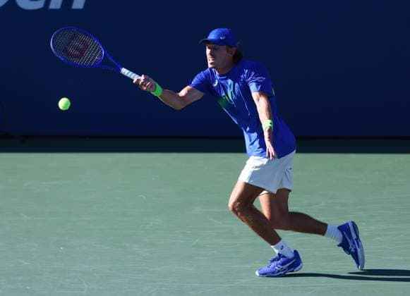 2025 US Open Tennis Championships, Day Seven, Billy Jean-King Tennis Centre, Flushing Meadows, New York, USA, 30 08 2025 Alex de Minaur (AUS) in action during his third round match against Daniel Altmaier (GER) in the 2025 US Open at Flushing Meadows New York Billy Jean King Tennis Centre, Flushing Meadows New York USA Copyright: xMarkxGreenwoodx