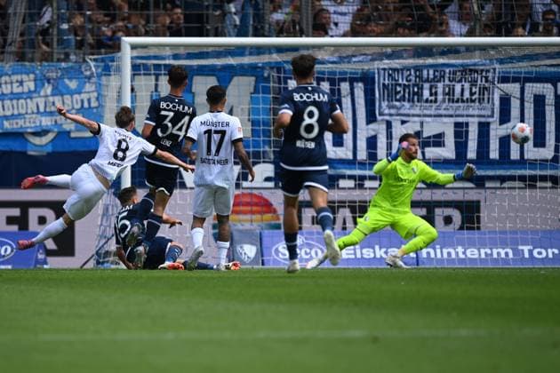 Joshua MEES (MS) schiesst das Tor zum 0-1, Fussball 2. Bundesliga, 4. Spieltag, matchday 4, VfL Bochum (BO) - SC Preussen Muenster (MS) am 30.08.2025, Vonovia Ruhrstadion Bochum Deutschland. DFL regulations prohibit any use of photographs as image sequences and or quasi-video Â