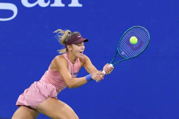 August 30, 2025, Flushing Meadows, New York, USA: Amanda Anisimova hits a double backhand return during a match against Jaqueline Cristian on Day 7 of the 2025 US Open at USTA Billie Jean King National Tennis Center on Saturday August 30, 2025 in the Flushing neighborhood of the Queens borough of New York City. JAVIER ROJAS PI Flushing Meadows USA - ZUMAp124 20250830_zaa_p124_125 Copyright: xJavierxRojasx