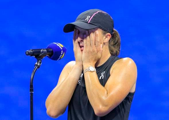 August 30, 2025, Flushing Meadows, New York, USA: Iga Swiatek gets emotional during her interview after winning her match against Anna Kalinskaya on Day 7 of the 2025 US Open at USTA Billie Jean King National Tennis Center on Saturday August 30, 2025 in the Flushing neighborhood of the Queens borough of New York City. JAVIER ROJAS PI Flushing Meadows USA - ZUMAp124 20250830_zaa_p124_144 Copyright: xJavierxRojasx