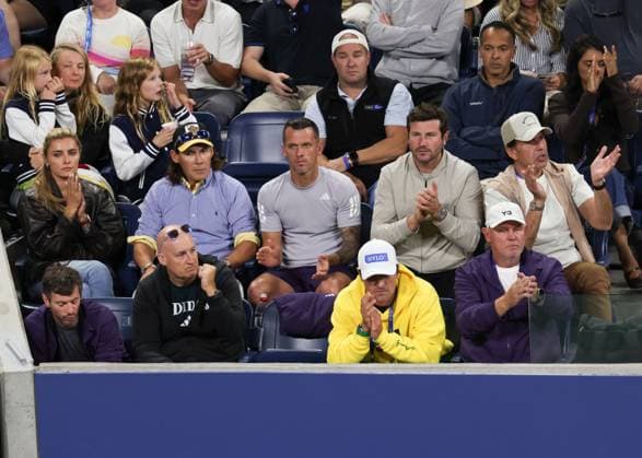Alexander Zverev Team in der Spielerloge, US Open Championships 2023, USTA Billie Jean King National Tennis Center, Flushing Meadows, New York, USA . Copyright: xJuergenxHasenkopfx