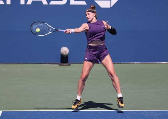Karolina Muchova, von oben, US Open Championships 2023, USTA Billie Jean King National Tennis Center, Flushing Meadows, New York, USA . Copyright: xJuergenxHasenkopfx