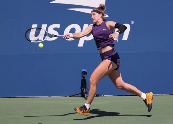 Karolina Muchova, von oben, US Open Championships 2023, USTA Billie Jean King National Tennis Center, Flushing Meadows, New York, USA . Copyright: xJuergenxHasenkopfx