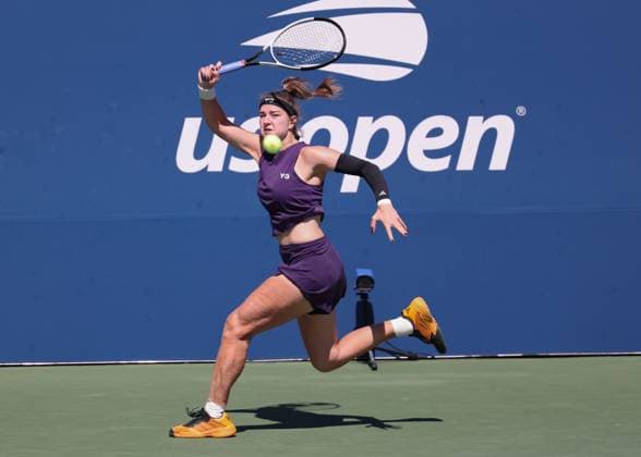 Karolina Muchova, von oben, US Open Championships 2023, USTA Billie Jean King National Tennis Center, Flushing Meadows, New York, USA . Copyright: xJuergenxHasenkopfx