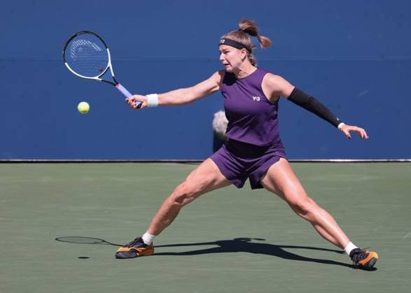 Karolina Muchova, von oben, US Open Championships 2023, USTA Billie Jean King National Tennis Center, Flushing Meadows, New York, USA . Copyright: xJuergenxHasenkopfx