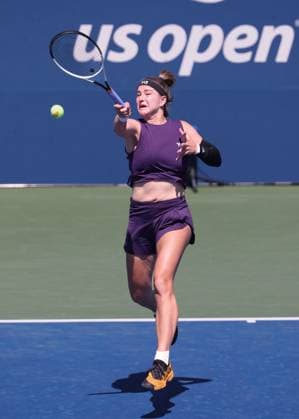 Karolina Muchova, von oben, US Open Championships 2023, USTA Billie Jean King National Tennis Center, Flushing Meadows, New York, USA . Copyright: xJuergenxHasenkopfx