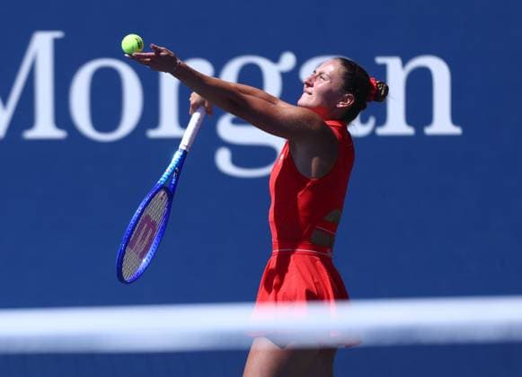 2025 US Open Tennis Championships, Day Seven, Billy Jean-King Tennis Centre, Flushing Meadows, New York, USA, 30 08 2025 Marta Kostyuk (UKR) serves during her third round match against Diane Parry (FRA) in the 2025 US Open at Flushing Meadows New York Billy Jean King Tennis Centre, Flushing Meadows New York USA Copyright: xMarkxGreenwoodx