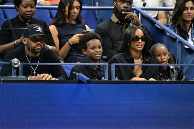 Russell Wilson and Ciara with their children are seen watching Iga Swiatek of Pol returns Vs Anna Kalinskya on Arthur Ashe Stadium on day 7 at the 2025 US Open Tennis Championship at the USTA Billie Jean King National Tennis Center in New York City on Saturday, August 30, 2025.  NYP20250830207 LARRYxMARANO