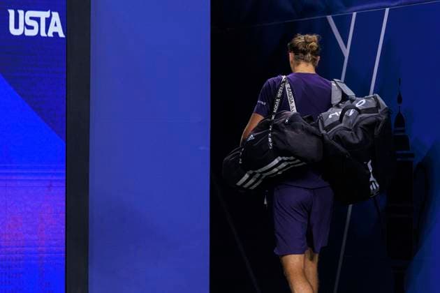 August 30, 2025, Flushing Meadows, New York, USA: Alexander Zverev leaves the stadium after losing his match against Felix Auger-Aliassime on Day 7 of the 2025 US Open at USTA Billie Jean King National Tennis Center on Saturday August 30, 2025 in the Flushing neighborhood of the Queens borough of New York City. JAVIER ROJAS PI Flushing Meadows USA - ZUMAp124 20250830_zaa_p124_157 Copyright: xJavierxRojasx