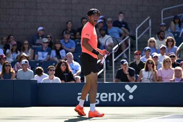 (250831) -- NEW YORK, Aug. 31, 2025 -- Coleman Wong of China s Hong Kong reacts during the men s singles third round match against Andrey Rublev of Russia at the 2025 US Open tennis championships in New York, the United States, Aug. 30, 2025. ) (SP)U.S.-NEW YORK-TENNIS-US OPEN-MEN S SINGLES-RUBLEV VS WONG LixRui 