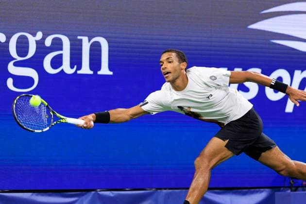 August 30, 2025, Flushing Meadows, New York, USA: Felix Auger-Aliassime stretches for a forehand during a match against Alexander Zverev on Day 7 of the 2025 US Open at USTA Billie Jean King National Tennis Center on Saturday August 30, 2025 in the Flushing neighborhood of the Queens borough of New York City. JAVIER ROJAS PI Flushing Meadows USA - ZUMAp124 20250830_zaa_p124_179 Copyright: xJavierxRojasx