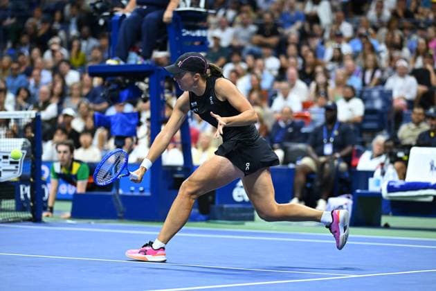 US Open - Third Round Iga Swiatek (POL) during her third round match at the 2025 US Open at Billie Jean National Tennis Center in New York City, NY, USA, on August 30, 2025. Photo by Corinne Dubreuil ABACAPRESS.COM New York City United States  Copyright: xDubreuilxCorinne ABACAx