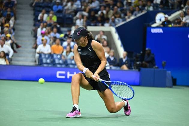 US Open - Third Round Iga Swiatek (POL) during her third round match at the 2025 US Open at Billie Jean National Tennis Center in New York City, NY, USA, on August 30, 2025. Photo by Corinne Dubreuil ABACAPRESS.COM New York City United States  Copyright: xDubreuilxCorinne ABACAx