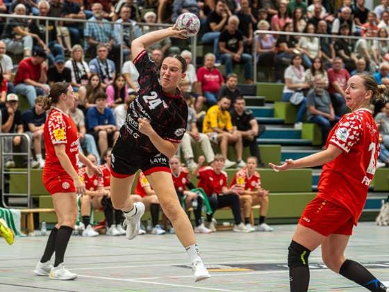 Lisa Fuchs (TG Nuertingen, 24) kommt frei zum Wurf, TG Nuertingen vs. 1. FSV Mainz 05, Handball, 2. Bundesliga, Spielzeit 2025 2026, 30.08.2025 TG Nuertingen vs. 1. FSV Mainz 05, Handball, 2. Bundesliga, Spielzeit 2025 2026, 30.08.2025 Nuertingen Copyright: xMichaelxSchmidt Eibner-Pressefotx EP_MST
