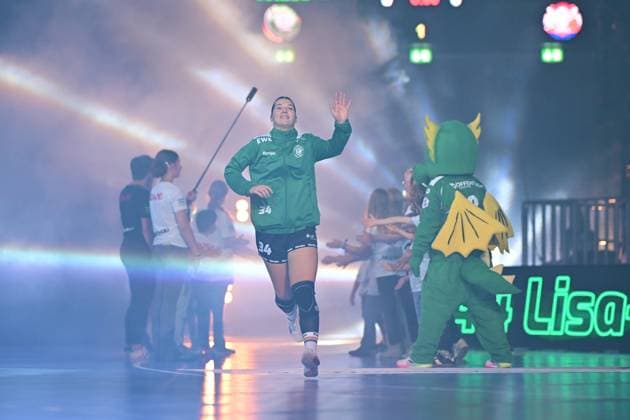 Handball I Frauen I Saison 2025-2026 I 1. HBF I 1. Spieltag I VfL Oldenburg - BSV Sachsen Zwickau I 30.08.2025 Emma Bächtiger (34, VfL Oldenburg) Oldenburg EWE Arena Niedersachsen Deutschland Copyright: xLobeca FelixxSchlikisx