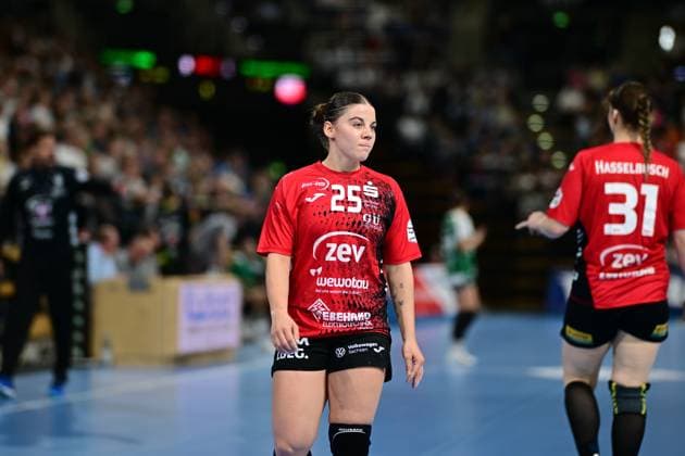 Handball I Frauen I Saison 2025-2026 I 1. HBF I 1. Spieltag I VfL Oldenburg - BSV Sachsen Zwickau I 30.08.2025 Lea-Sophie Walkowiak (25, BSV Sachsen Zwickau) Oldenburg EWE Arena Niedersachsen Deutschland Copyright: xLobeca FelixxSchlikisx
