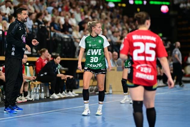 Handball I Frauen I Saison 2025-2026 I 1. HBF I 1. Spieltag I VfL Oldenburg - BSV Sachsen Zwickau I 30.08.2025 Jenny Behrend (30, VfL Oldenburg) Oldenburg EWE Arena Niedersachsen Deutschland Copyright: xLobeca FelixxSchlikisx