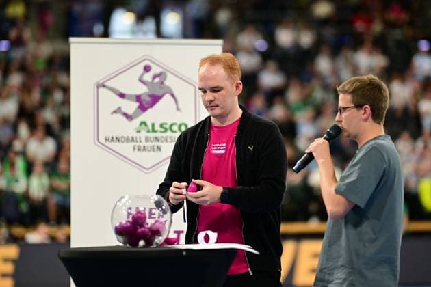 Handball I Frauen I Saison 2025-2026 I 1. HBF I 1. Spieltag I VfL Oldenburg - BSV Sachsen Zwickau I 30.08.2025 Tim Andler (HBF) Oldenburg EWE Arena Niedersachsen Deutschland Copyright: xLobeca FelixxSchlikisx