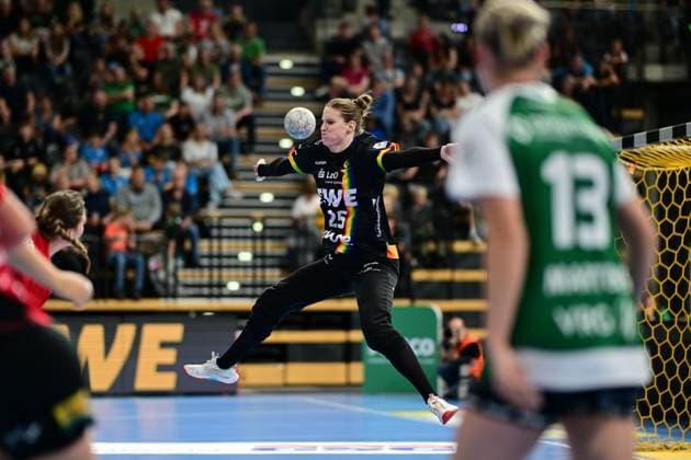Handball I Frauen I Saison 2025-2026 I 1. HBF I 1. Spieltag I VfL Oldenburg - BSV Sachsen Zwickau I 30.08.2025 Parade Madita Kohorst (25, VfL Oldenburg) Oldenburg EWE Arena Niedersachsen Deutschland Copyright: xLobeca FelixxSchlikisx