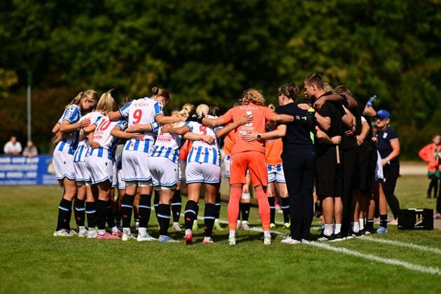 Fußball I Frauen I Saison 2025-2026 I Testspiel I Hamburger SV - SC Heerenveen I 30.08.2025 SC Heerenveen Frauen zusammen Varel Obenstroh, A-Platz Niedersachsen Deutschland Copyright: xLobeca FelixxSchlikisx