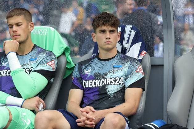 29.08.2025, xtgx, Fussball 2. Bundesliga, Hertha BSC Berlin - SV Elversberg emspor, v.l. Janne Berner (Hertha) Ersatzspieler, Auswechselspieler (DFL DFB REGULATIONS PROHIBIT ANY USE OF PHOTOGRAPHS as IMAGE SEQUENCES and or QUASI-VIDEO) Berlin