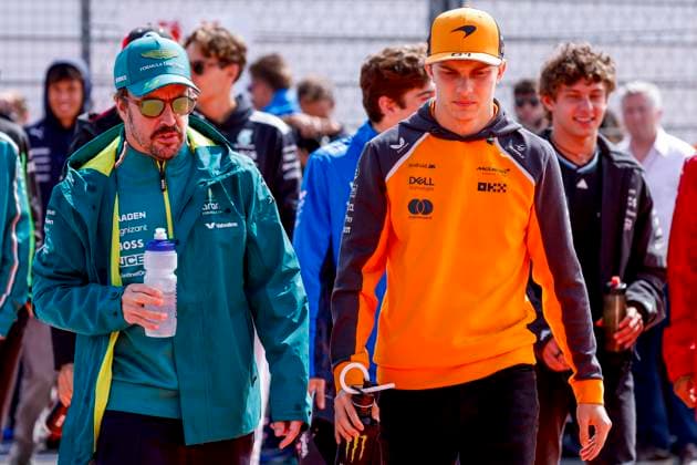 Drivers Parade Fernando Alonso of Spain and Aston Martin F1 Team and Oscar Piastri of Australia and McLaren F1 Team during the Formula 1 Heineken Dutch Grand Prix 2025 on Day 3 at Circuit Zandvoort on August 31, 2025 in Zandvoort, Netherlands. (Photo by Marcel ter Bals DeFodi Images)