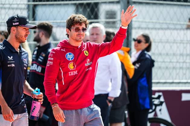 2025-08-31 F1 - Heineken Dutch GP - Grand Prix Drivers Parade ZANDVOORT, NETHERLANDS - AUGUST 31: Charles Leclerc of Ferrari at the Grand Prix Drivers Parade during F1 - Heineken Dutch GP on August 31, 2025 in Zandvoort, Netherlands. Zandvoort Netherlands Content not available for redistribution in The Netherlands directly or indirectly through any third parties. Copyright: xAndrexWeeningx