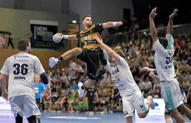 30.08.2025, Dresdens Sebastian Greß wirft, Handball, 2. Bundesliga, HC Elbflorenz Dresden-SG BBM Bietigheim 24:28, (c) Dresden