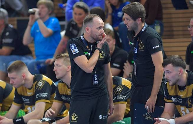 30.08.2025, Dresdens Trainer André Haber und Co-Trainer Fabian Bergers-Metzner, Handball, 2. Bundesliga, HC Elbflorenz Dresden-SG BBM Bietigheim 24:28, (c) Dresden