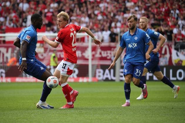 31.08.2025, xmohx, Fussball 2.Bundesliga, 1.FC Kaiserslautern - SV Darmstadt 98 v.l. Mika Haas (1. FC Kaiserslautern) Patric Pfeiffer (SV Darmstadt 98) Zweikampf, Aktion, action, battle for the ball (DFL DFB REGULATIONS PROHIBIT ANY USE OF PHOTOGRAPHS as IMAGE SEQUENCES and or QUASI-VIDEO) Kaiserslautern