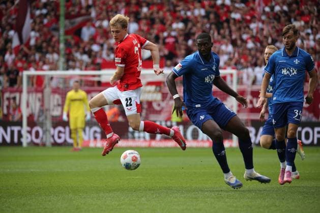 31.08.2025, xmohx, Fussball 2.Bundesliga, 1.FC Kaiserslautern - SV Darmstadt 98 v.l. Mika Haas (1. FC Kaiserslautern) Patric Pfeiffer (SV Darmstadt 98) Zweikampf, Aktion, action, battle for the ball (DFL DFB REGULATIONS PROHIBIT ANY USE OF PHOTOGRAPHS as IMAGE SEQUENCES and or QUASI-VIDEO) Kaiserslautern