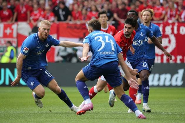 31.08.2025, xmohx, Fussball 2.Bundesliga, 1.FC Kaiserslautern - SV Darmstadt 98 v.l. Kai Klefisch (SV Darmstadt 98) Kilian Julian Corredor (SV Darmstadt 98) Semih Sahin (1. FC Kaiserslautern) Zweikampf, Aktion, action, battle for the ball (DFL DFB REGULATIONS PROHIBIT ANY USE OF PHOTOGRAPHS as IMAGE SEQUENCES and or QUASI-VIDEO) Kaiserslautern