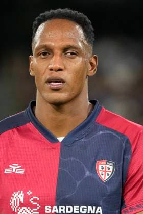 Yerry Mina of Cagliari Calcio during the Serie A match between SSC Napoli and Cagliari Calcio at Stadio Diego Armando Maradona Naples Italy on 30 August 2025. Naples Stadio Diego Armando Maradona Naples Italy Copyright: xFrancoxRomanox SP24-1227-025