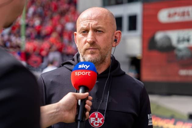 Freisteller, Portrait Torsten Lieberknecht (1. FC Kaiserslautern, Cheftrainer) beim Interview mit Sky, GER, 1. FC Kaiserslautern vs. SV Darmstadt 98, Fussball, 2. Bundesliga, 4. Spieltag, Saison 2025 2026, 31.08.2025, DFL REGULATIONS PROHIBIT ANY USE OF PHOTOGRAPHS AS IMAGE SEQUENCES AND OR QUASI-VIDEO, GER, 1. FC Kaiserslautern vs. SV Darmstadt 98, Fussball, 2. Bundesliga, 4. Spieltag, Saison 2025 2026, 31.08.2025 Kaiserslautern