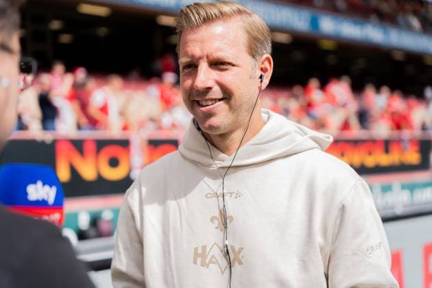 Freisteller, Portrait Florian Kohfeldt (SV Darmstadt 98, Cheftrainer) beim Interview mit Sky, GER, 1. FC Kaiserslautern vs. SV Darmstadt 98, Fussball, 2. Bundesliga, 4. Spieltag, Saison 2025 2026, 31.08.2025, DFL REGULATIONS PROHIBIT ANY USE OF PHOTOGRAPHS AS IMAGE SEQUENCES AND OR QUASI-VIDEO, GER, 1. FC Kaiserslautern vs. SV Darmstadt 98, Fussball, 2. Bundesliga, 4. Spieltag, Saison 2025 2026, 31.08.2025 Kaiserslautern