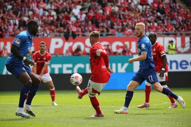 31.08.2025, xmohx, Fussball 2.Bundesliga, 1.FC Kaiserslautern - SV Darmstadt 98 v.l. Patric Pfeiffer (SV Darmstadt 98) Marlon Ritter (1. FC Kaiserslautern) Zweikampf, Aktion, action, battle for the ball Kai Klefisch (SV Darmstadt 98) (DFL DFB REGULATIONS PROHIBIT ANY USE OF PHOTOGRAPHS as IMAGE SEQUENCES and or QUASI-VIDEO) Kaiserslautern