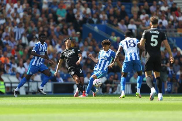 Football - 2025 2026 Premier League - Brighton & Hove Albion vs Manchester City - Amex Stadium - Sunday 31st August 2025 Tijjani Reijnders of Manchester City tackles Diego Gomez of Brighton during the Premier League match at the Amex Stadium COLORSPORT Shaun Boggust 