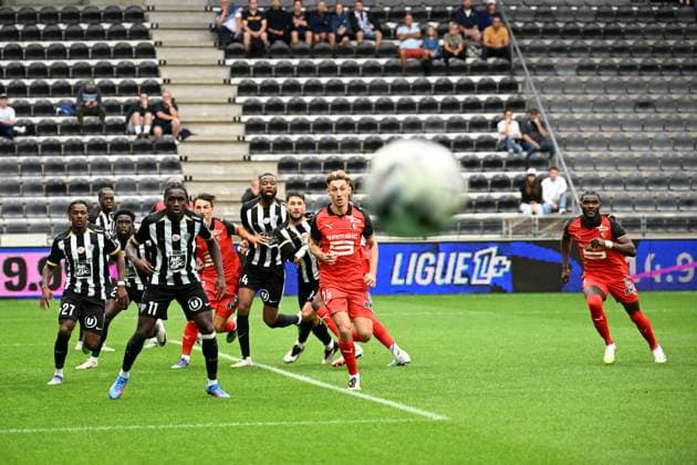 Angers SCO v Stade Rennais FC - Ligue 1 McDonald s 2025 2026 27 Lilian RAOLISOA (sco) - 11 Sidiki CHERIF (sco) - 04 Ousmane CAMARA (sco) - 21 Jordan LEFORT (sco) - 24 Anthony ROUAULT (srfc) during the Ligue 1 McDonald s match between Angers and Rennes at Stade Raymond Kopa on August 31, 2025 in Angers, France. Angers France  Copyright: xFEPx 776348120