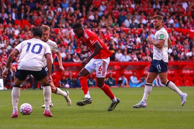 Nottingham Forest FC v West Ham United FC, English Premier League Ibrahim Sangare of Nottingham Forest plays the ball through during the Nottingham Forest FC v West Ham United FC English Premier League match at the City Ground, Nottingham, England, United Kingdom on 31 August 2025 Credit: Ryan Crockett Every Second Media Editorial use only. All images are copyright Every Second Media Limited. No images may be reproduced without prior permission. All rights reserved. Premier League and Football League images are subject to licensing agreements with Football DataCo Limited. see https: www.football-dataco.com Copyright: xIMAGO EveryxSecondxMediax ESM-1571-0040 RyanxCrockettx xEveryxSecondxMediax