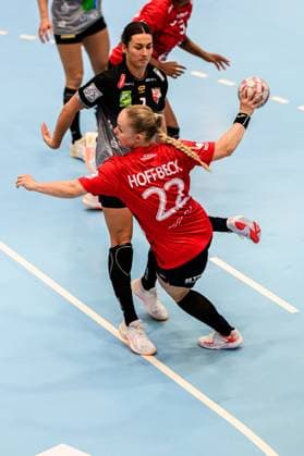 Rikke, Hoffbeck (Aussen, Thueringer HC, 22), E., Molenaar (Rueckraum Links, SV Union Halle-Neustadt, 7) GER, Thueringen, Thueringer HC gegen SV Union Halle-Neustadt, Alsco Handball Bundesliga Frauen, 1. Handballbundesliga Frauen, Handball, 1.Spieltag, Saison 2025 2026, Sonntag, 15.00 Uhr, 31.08.2025 GER, Thueringen, Thueringer HC gegen SV Union Halle-Neustadt, Alsco Handball Bundesliga Frauen, 1. Handballbundesliga Frauen, Handball, 1.Spieltag, Saison 2025 2026, Sonntag, 15.00 Uhr, 31.08.2025 Bad Langensalza Copyright: xEibner-Pressefoto MartinxHerbstx EP_MHT