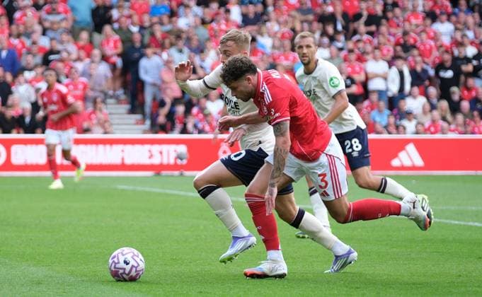 Neco Williams of Nottingham Forest and Jarrod Bowen of West Ham Utd seen in action during the Premier league football match between Nottingham Forest and West Ham Utd at City Ground in Nottingham. Copyright: xPaulxBonser SportsxPressxPhotox Sportspressphoto_SPR18983