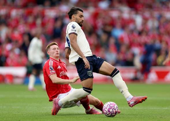 Nottingham Forest v West Ham United - Premier League Lucas Paqueta of West Ham United and Elliot Anderson of Nottingham Forest challenge during the Premier League match between Nottingham Forest and West Ham United at City Ground on August 31, 2025 in Nottingham, England. Nottingham City Ground England United Kingdom Copyright: xNigelxFrench Sportsphoto APLx 14134265