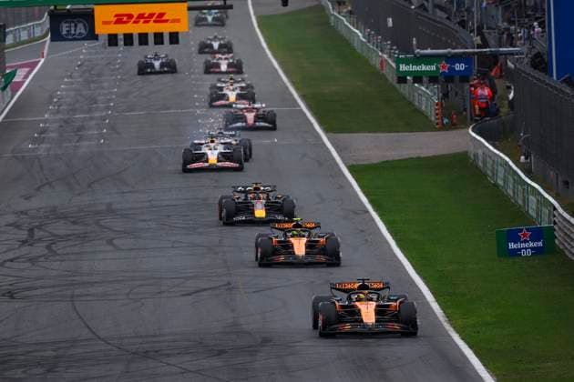F1 - DUTCH GRAND PRIX 2025 81 PIASTRI Oscar (aus), McLaren F1 Team MCL39, action during the 2025 Formula 1 Heineken Dutch Grand Prix, 15th round of the 2025 FIA Formula One World Championship, WM, Weltmeisterschaft from August 29 to 31, 2025 on the Zandvoort Circuit, in Zandvoort, Netherlands - ZandvoortNetherlands  Copyright: xFLORENTxGOODENx