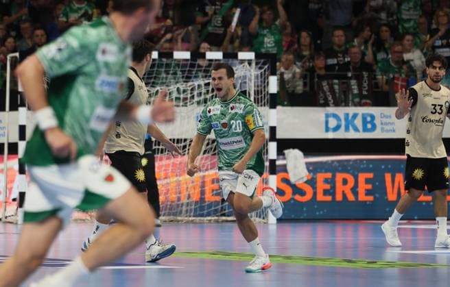 GER HBL Saison 2025 2026 FÜCHSE Berlin vs Bergischer HC, 31.08.25, Max-Schmeling-Halle, Berlin, Tim FREIHÖFER (Füchse Berlin 20) jubelt nach Torerfolg, Emotion, Schrei