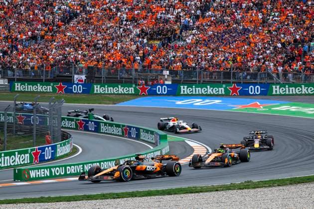 F1 - DUTCH GRAND PRIX 2025 81 PIASTRI Oscar (aus), McLaren F1 Team MCL39, action during the 2025 Formula 1 Heineken Dutch Grand Prix, 15th round of the 2025 FIA Formula One World Championship, WM, Weltmeisterschaft from August 29 to 31, 2025 on the Zandvoort Circuit, in Zandvoort, Netherlands - ZandvoortNetherlands  Copyright: xFLORENTxGOODENx