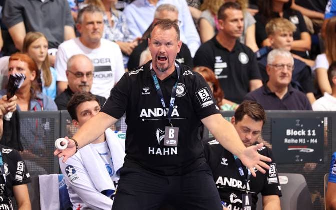 31.08.2025, Deutschland, Stuttgart, Handball Bundesliga Saison 2025 2026, TVB Stuttgart vs. Hamburger SV, TVB Trainer Misha Kaufmann