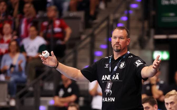31.08.2025, Deutschland, Stuttgart, Handball Bundesliga Saison 2025 2026, TVB Stuttgart vs. Hamburger SV, TVB Trainer Misha Kaufmann