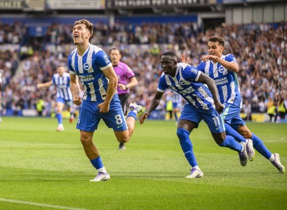 Brighton, England, August 31 2025: Brighton & Hove Albion s Brajan Gruda (left) celebrates scoring his side s second goal with team-mate s during the Premier League match between Brighton and Hove Albion and Manchester City at the American Express Stadium. (Photo by David Horton Sports Press Photo) Copyright: xDavidxHorton SportsxPressxPhotox Sportspressphoto_SPR19076