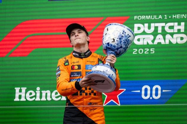 Oscar Piastri (McLaren Formula 1 Team, Australien, 81) jubelt auf dem Podium bei der Siegerehrung ueber den Sieg, NED, Formel 1 Weltmeisterschaft, Heineken Grand Prix der Niederlande, Circuit Zandvoort, Rennen, Saison 2025, 31.08.2025 NED, Formel 1 Weltmeisterschaft, Heineken Grand Prix der Niederlande, Circuit Zandvoort, Rennen, Saison 2025, 31.08.2025 Zandvoort Copyright: xEibner-Pressefoto Memmlerx EP_MMR